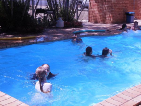 Moore Park Beach Inn, Black Creek